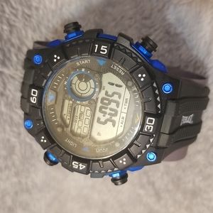 Mens Everlast sports watch. Black with blue accents.